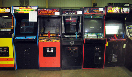 Photo of games at Super Auctions St. Louis Nov. 2008