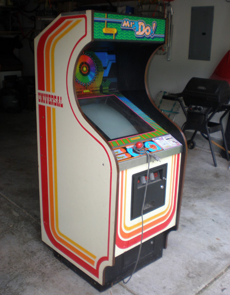 Universal Mr. Do! Arcade Game Photo 1