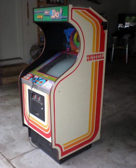 Universal Mr. Do! Arcade Game Photo 2