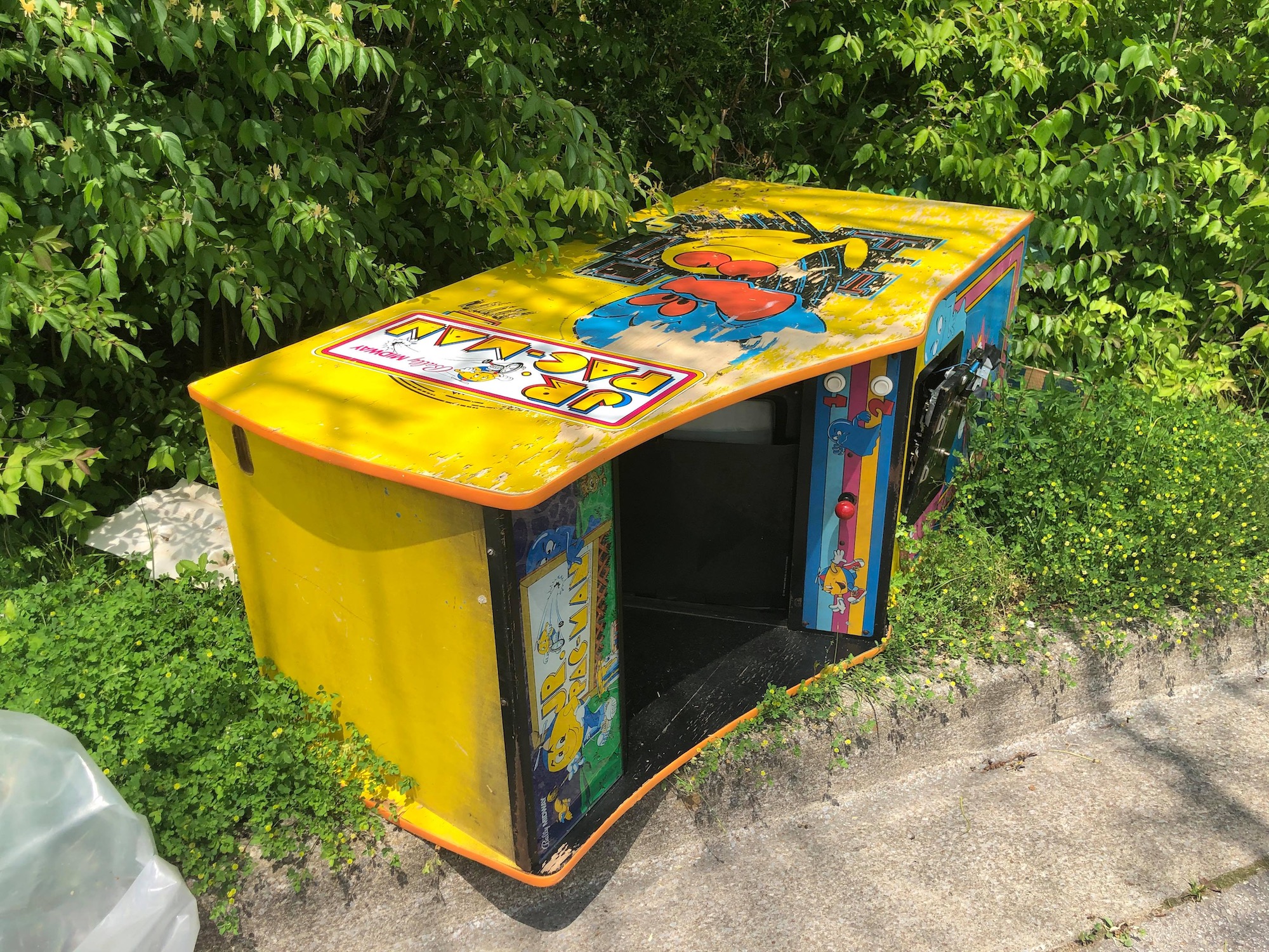 Jr. Pac-man Conversion - On road in Nashville