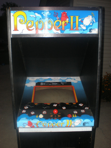 Pepper 2 arcade game front view