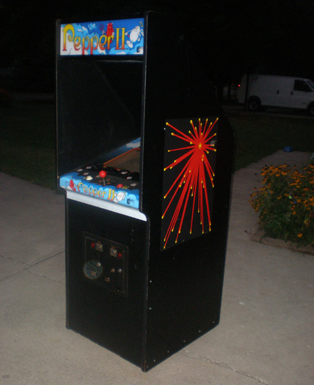 Pepper 2 arcade game side view
